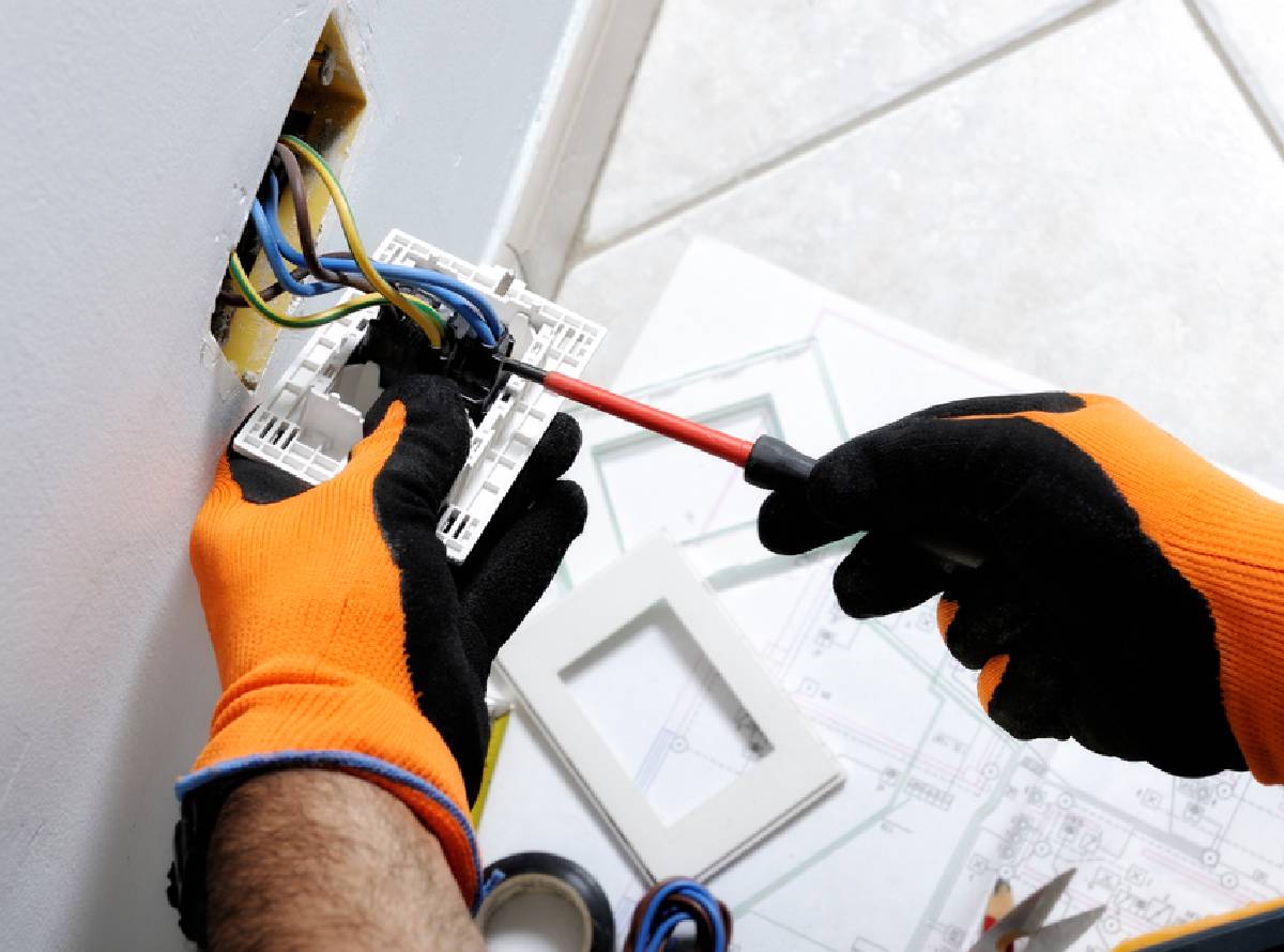 Electricians in Solihull and West Midlands